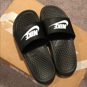 Black Nike  slides 5Y Usa